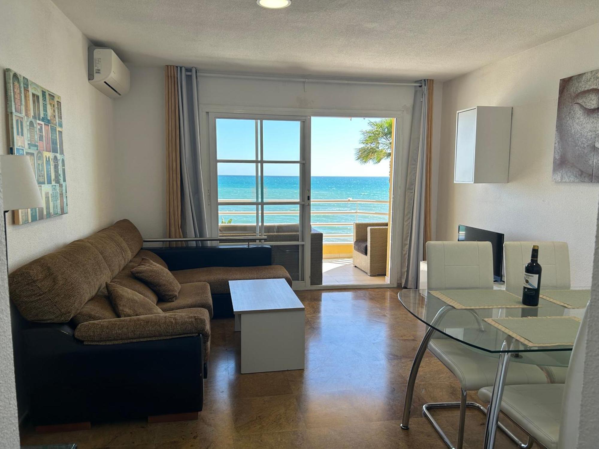 Apartamento Frente Al Mar,Primera Linea De Playa Rincon de la Victoria Exterior photo