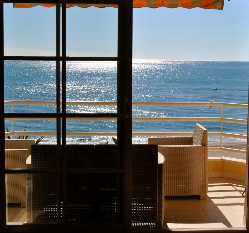 Apartamento Frente Al Mar,Primera Linea De Playa Rincon de la Victoria Exterior photo